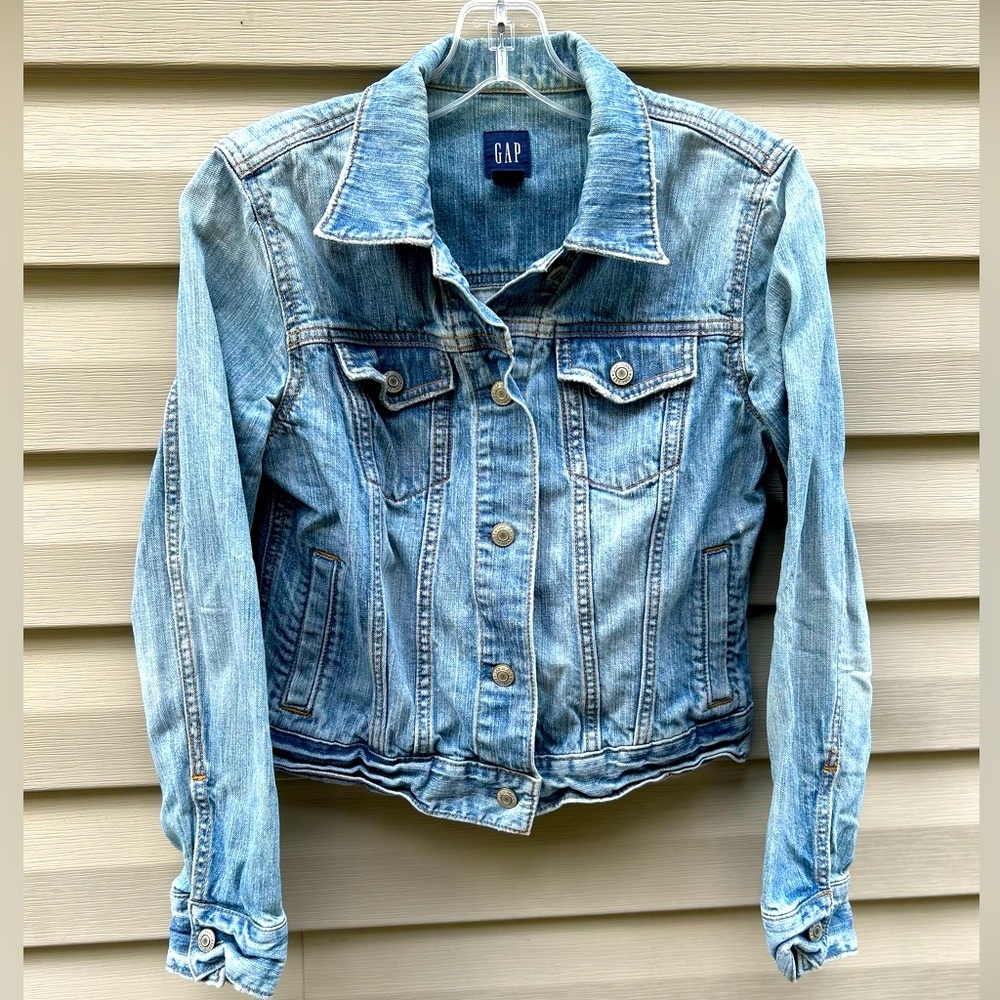 VTG Gap Y2K size S denim light wash cropped trucker jacket